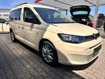 Gebraucht VW Caddy Maxi Life 122 PS (89 kW) 2022 Beige Van / Kleinbus