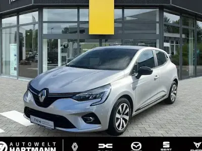 Brugt Renault Clio V Equilibre 67 HK (49 kW) 2023 Grå Sedan