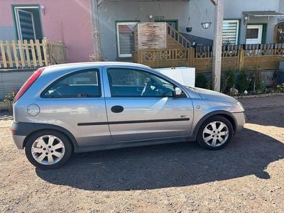 Używany Opel Corsa 75 KM (55 kW) 2002 Szary Hatchback