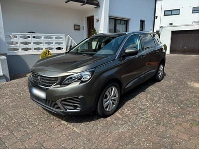 Usata Peugeot 5008 136 CV (100 kW) 2018 Andere farben SUV