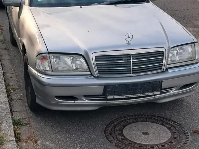 Gebraucht Mercedes C240 170 PS (125 kW) 1997 Silber Kombi