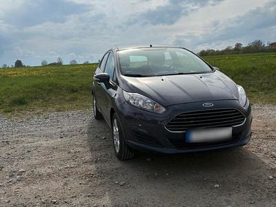 Gebraucht Ford Fiesta 101 PS (74 kW) 2013 Andere farben Kleinwagen