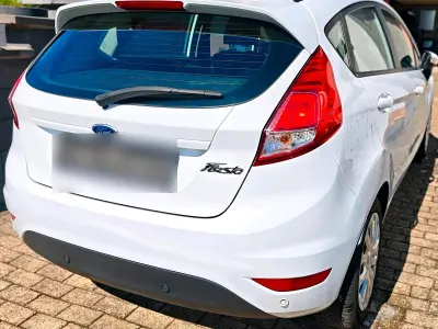 Gebraucht Ford Fiesta SYNC Edition 65 PS (47 kW) 2015 Weiß Kleinwagen