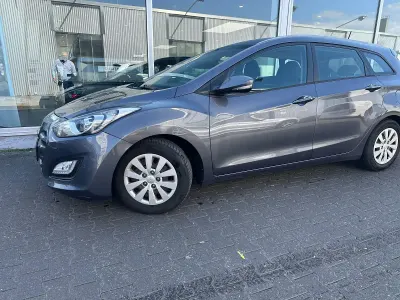 Gebraucht Hyundai i30 110 PS (80 kW) 2016 Grau Kombi