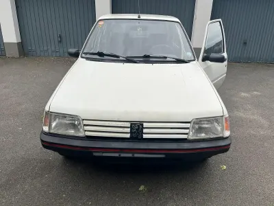 Gebraucht Peugeot 205 60 PS (44 kW) 1991 Weiß Kleinwagen