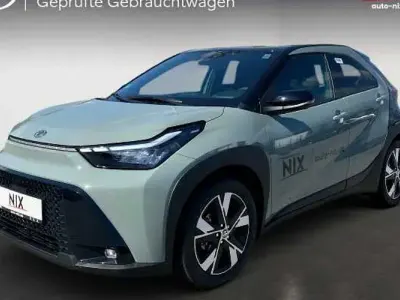 Neu Toyota Aygo X 116 PS (85 kW) 2026 Schwarz SUV