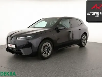 Gebraucht BMW iX Sport Line 250 kW (340 PS) 2022 Sophistograu brillanteffektlli SUV