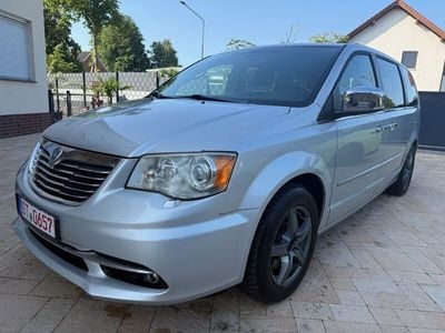 Gebraucht Lancia Voyager Gold 163 PS (119 kW) 2011 Colore esterno (bright silver) Van / Kleinbus