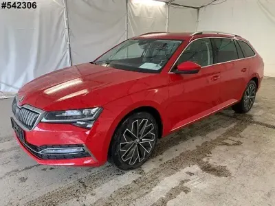 Gebraucht Skoda Superb LAURIN & KLEMENT 218 PS (160 kW) 2020 Rot Kombi