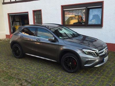 Gebraucht Mercedes GLA200 Style 136 PS (100 kW) 2014 Grau SUV