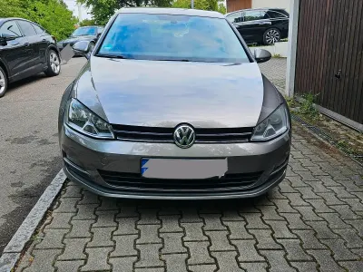 Gebraucht VW Golf VII Trendline 105 PS (77 kW) 2014 Grau Kleinwagen