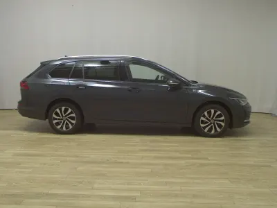 Second-hand VW Golf VIII Life 116 CP (85 kW) 2023 Gri Berlinǎ
