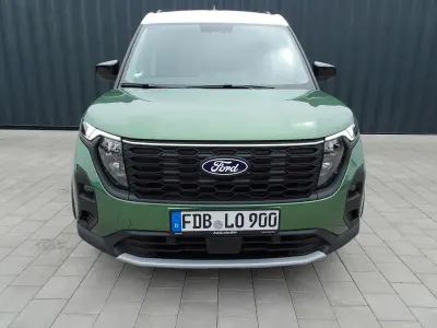 Gebraucht Ford Tourneo Courier Active 125 PS (91 kW) 2026 Grün Van / Kleinbus