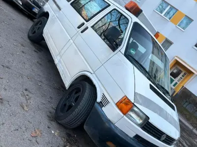 Second-hand VW Transporter 102 CP (75 kW) 2002 Alb Van
