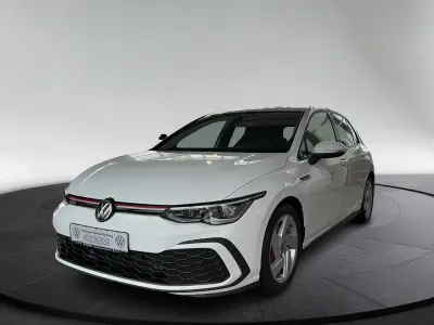 Gebraucht VW Golf VIII GTI 245 PS (180 kW) 2024 Weiß Limousine