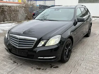 Gebraucht Mercedes E250 Avantgarde 204 PS (150 kW) 2012 Schwarz Limousine