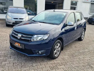 Gebraucht Dacia Sandero Celebration 90 PS (66 kW) 2015 Blau Limousine