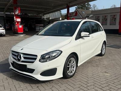 Usata Mercedes B180 122 CV (89 kW) 2019 Bianco Monovolume