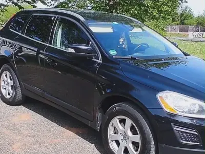 Używany Volvo XC60 Kinetic 163 KM (119 kW) 2011 Czarny SUV