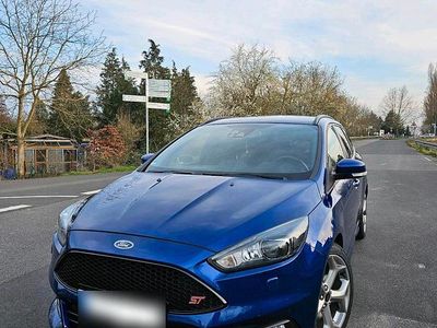 Gebraucht Ford Focus ST 250 PS (183 kW) 2017 Blau Kombi