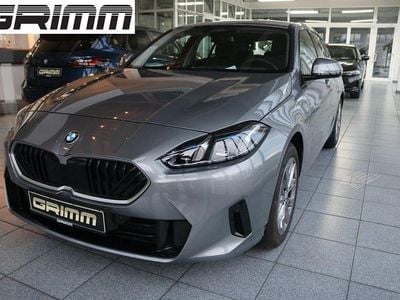 Skyscraper grau metallic (metallic) Gebraucht 2024 BMW 120 Kleinwagen | 27.680 € (Guter Preis)