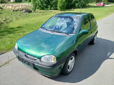 Gebraucht Opel Corsa 60 PS (44 kW) 1997 Grün Kleinwagen
