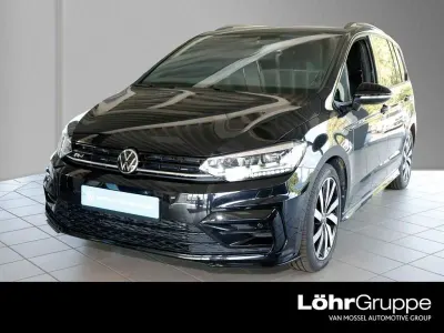 Gebraucht VW Touran Highline 150 PS (110 kW) 2025 Deep black perleffekt Van / Kleinbus