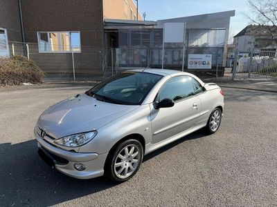 Gebraucht Peugeot 206 CC Quiksilver 109 PS (80 kW) 2004 Silber Cabrio