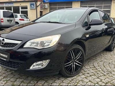 Schwarz Gebraucht 2011 Opel Astra Design Edition Limousine | 5.400 € (Guter Preis)