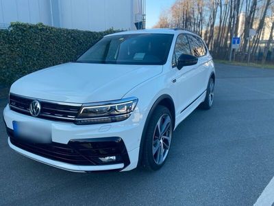 gebraucht VW Tiguan Allspace R-Line 2,0 TDI 4 Motion Blackline 7 Sitzer