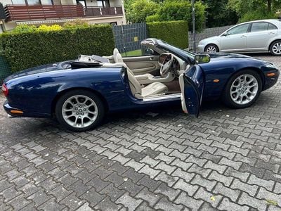 Jaguar XK8