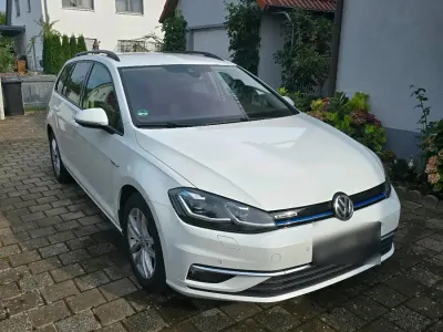 Gebraucht VW Golf VII 131 PS (96 kW) 2019 Weiß Kombi