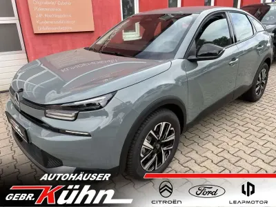 Neu Citroën C4 PureTech 131 PS (96 kW) 2025 Grün Limousine