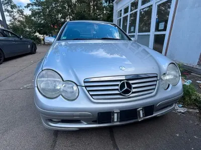 Gebraucht Mercedes C180 143 PS (105 kW) 2003 Silber Coupé
