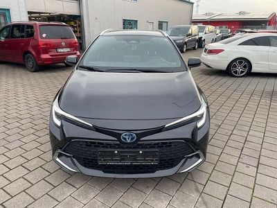 Schwarz Gebraucht 2023 Toyota Corolla Team Kombi | 24.900 € (Fairer Preis)