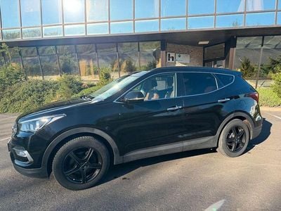 Second-hand Hyundai Santa Fe Premium 200 CP (147 kW) 2017 Negru SUV