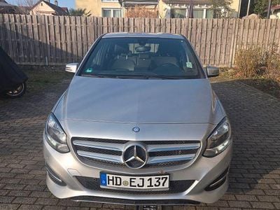 Gebraucht Mercedes B180 109 PS (80 kW) 2016 Silber Van / Kleinbus