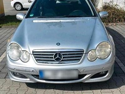 Gebraucht Mercedes C180 143 PS (105 kW) 2006 Silber Coupé