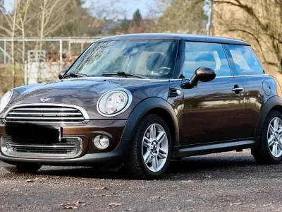 Gebraucht Mini Cooper 122 PS (89 kW) 2011 Braun Kleinwagen