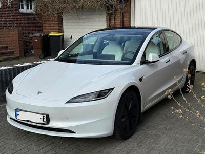 Gebraucht Tesla Model 3 188 kW (256 PS) 2025 Weiß Limousine