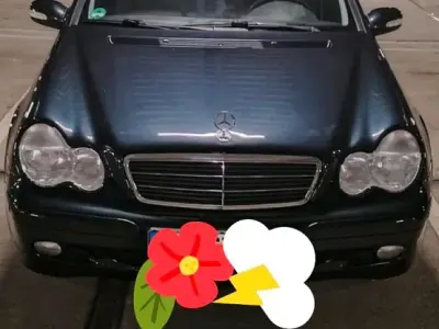 Używany Mercedes C180 143 KM (105 kW) 2003 Niebieski Sedan/Limuzyna