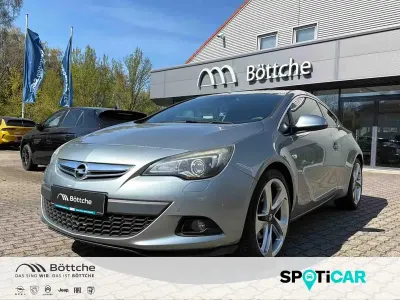 Gebraucht Opel Astra GTC Innovation 200 PS (147 kW) 2014 Silber Limousine