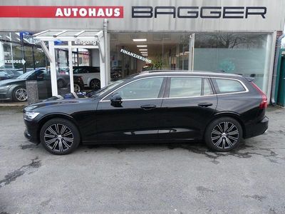 Gebraucht Volvo V60 Inscription 190 PS (139 kW) 2019 Black stone Kombi