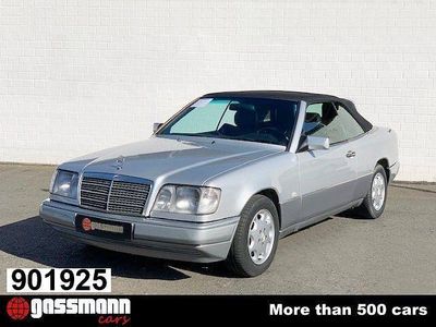 Usata Mercedes E200 136 CV (100 kW) 1995 Argento Cabrio