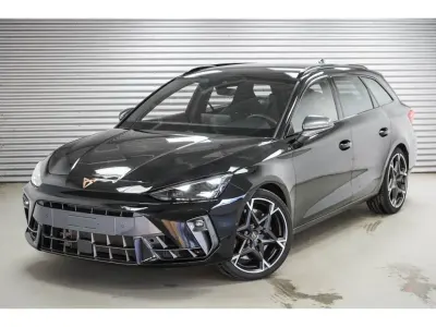 Gebraucht Cupra Leon 333 PS (244 kW) 2025 Midnight black metallic (0e) (metallic) Kombi