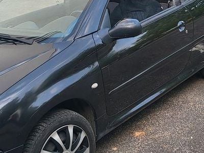 Usata Peugeot 206 CC Platinum 109 CV (80 kW) 2003 Nero Cabrio