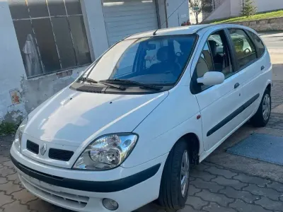 Usata Renault Scénic 80 CV (58 kW) 2003 Bianco Monovolume