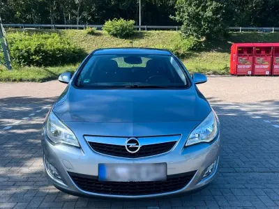 Gebraucht Opel Astra 116 PS (85 kW) 2011 Grau Limousine