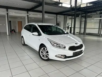 Używany Kia Ceed Platinum Edition 128 KM (94 kW) 2015 Biały Hatchback