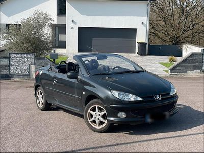 Gebraucht Peugeot 206 CC 80 PS (58 kW) 2004 Schwarz Cabrio